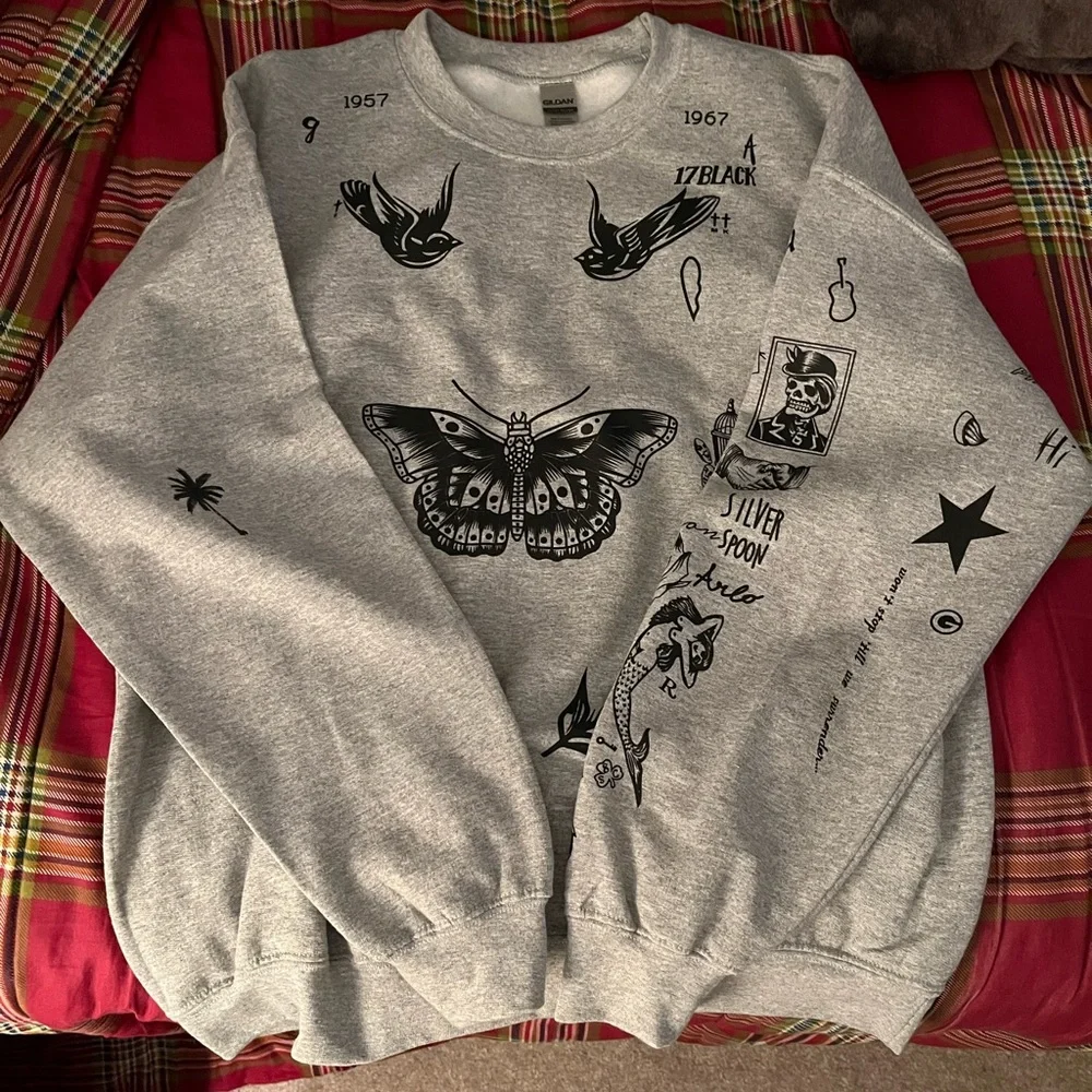 Harry Styles Tattoo Inspired Crewneck - Picture 2 of 2
